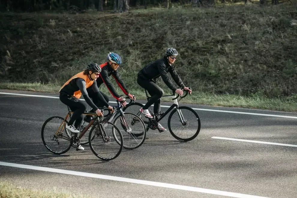 Group Ride Etiquette: How Stronger Cyclists Can Keep Everyone Together