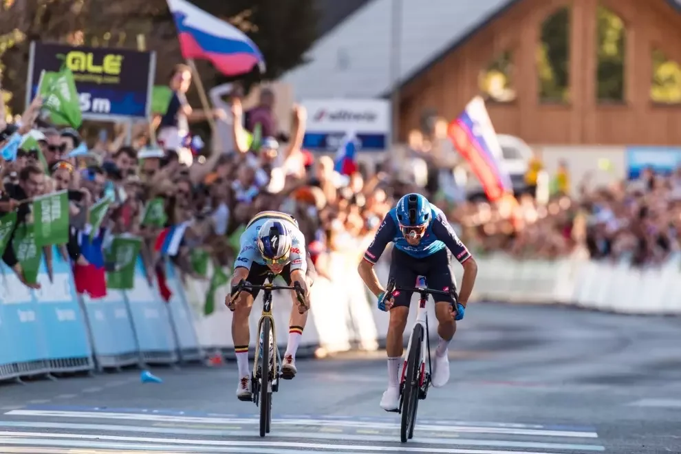 Evenepoel Wins European Road Race by Centimeters as Vollering Defends Her Title