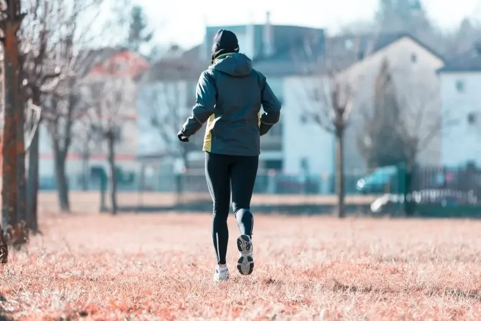 Running for Cyclists: What Research Says About Fitness, Bones and Safe Winter Training